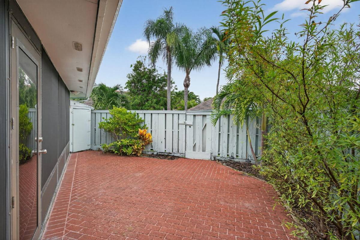 Condo for rent at 1127 E Seminole Ave #8A, Jupiter, FL 33477
