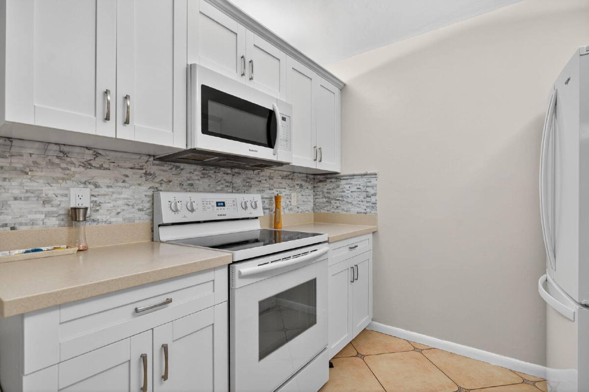 Condo for rent at 1127 E Seminole Ave #8A, Jupiter, FL 33477