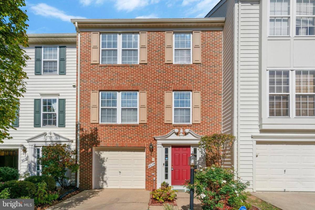 Townhouse for rent at 8034 Horseshoe Cottage Circle, Lorton, VA 22079