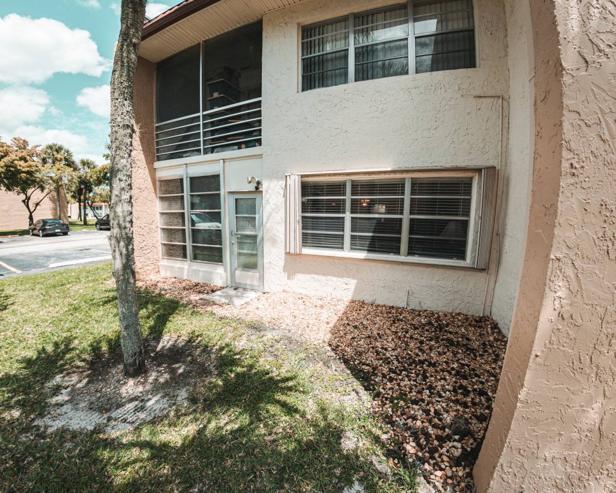 Apartment for rent at 204 Lake Frances Dr, West Palm Beach, FL 33411