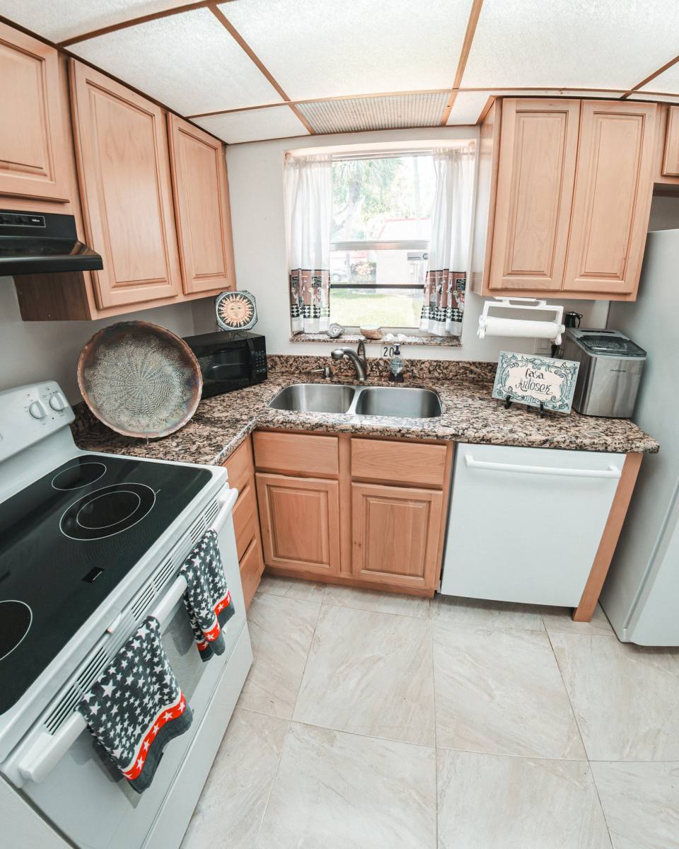 Apartment for rent at 204 Lake Frances Dr, West Palm Beach, FL 33411