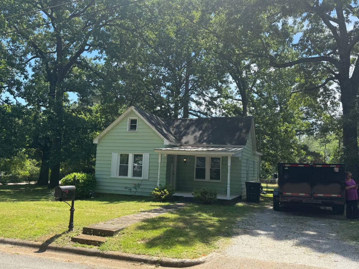 House for rent at 203 Seymore Ave, Florence, AL 35630