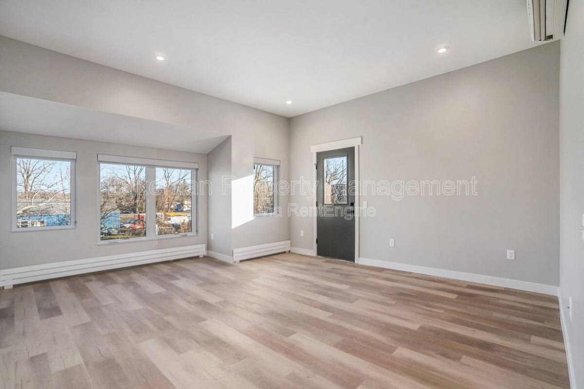 Apartment for rent at 815 N Pitcher St #12, Kalamazoo, MI 49004