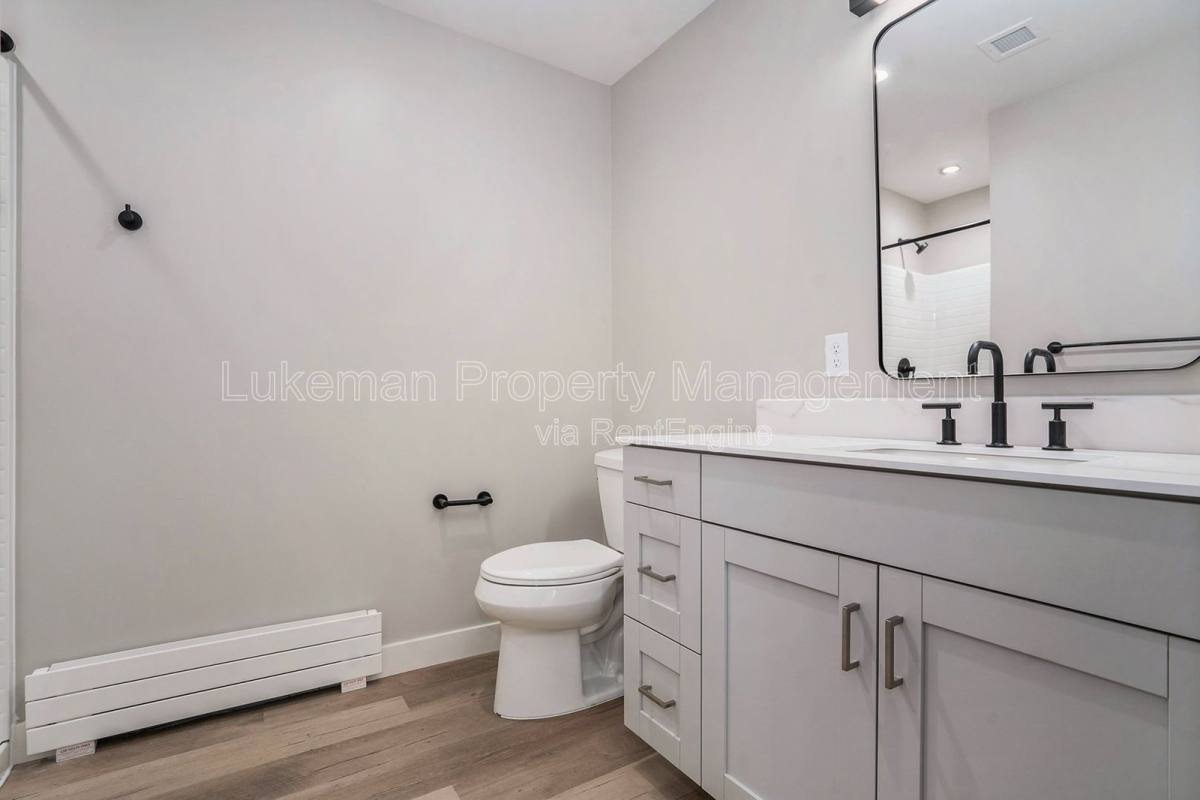 Apartment for rent at 815 N Pitcher St #12, Kalamazoo, MI 49004