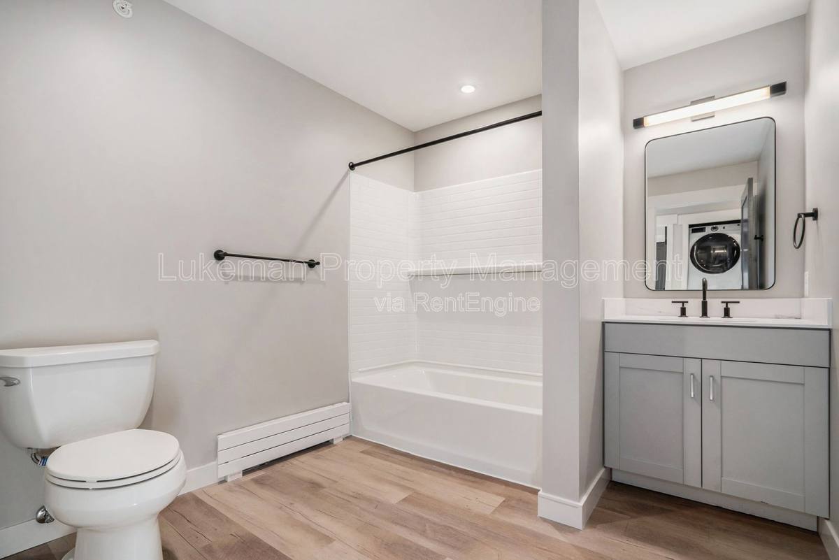 Apartment for rent at 815 N Pitcher St #12, Kalamazoo, MI 49004