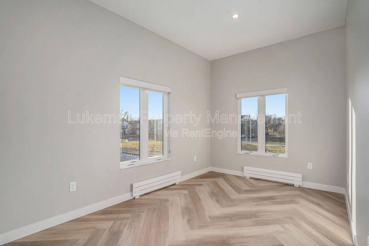 Apartment for rent at 815 N Pitcher St #12, Kalamazoo, MI 49004