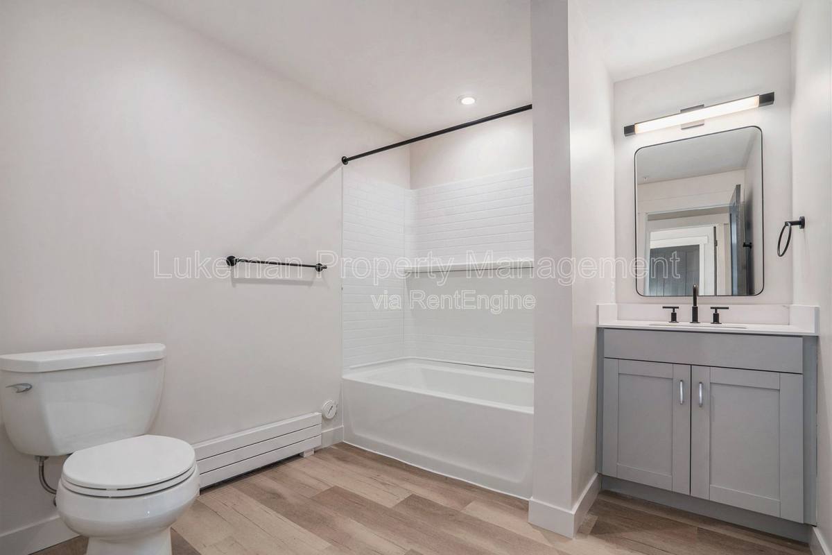 Apartment for rent at 815 N Pitcher St #12, Kalamazoo, MI 49004