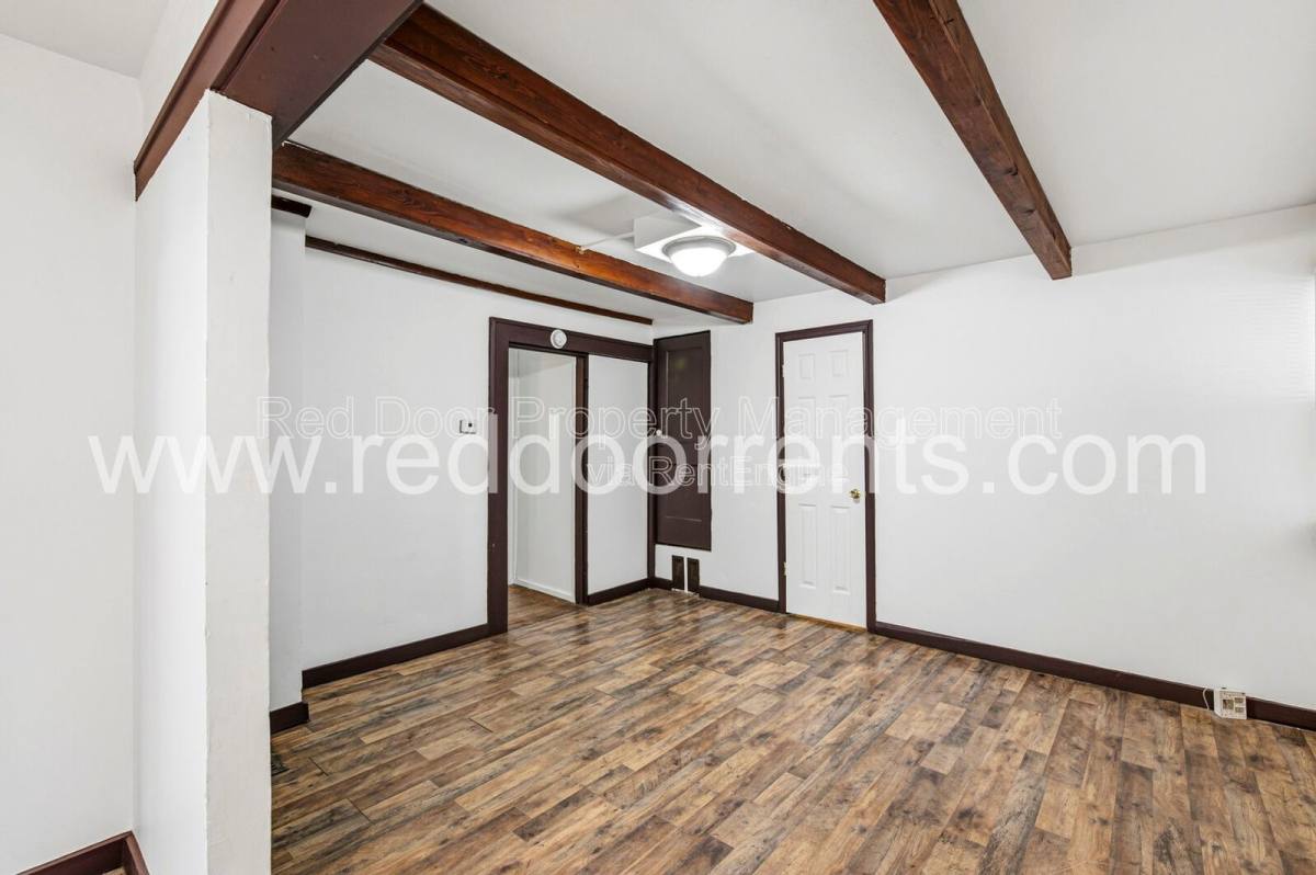 Apartment for rent at 408 N Oakland Ave #A, Indianapolis, IN 46201