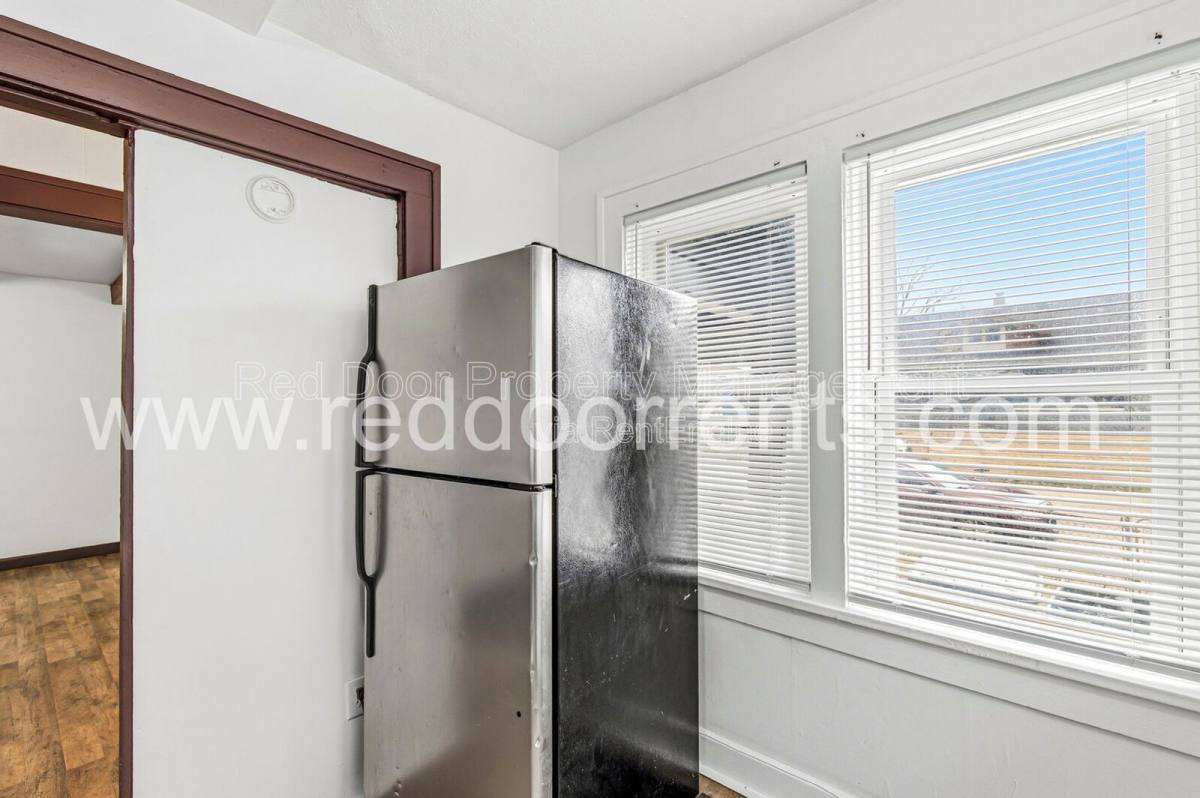 Apartment for rent at 408 N Oakland Ave #A, Indianapolis, IN 46201