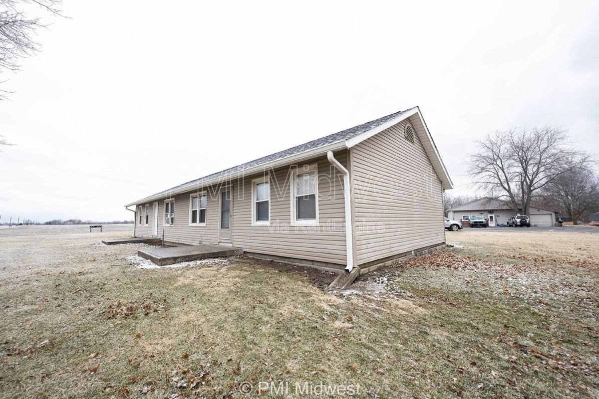 Apartment for rent at 4881 300W #8, New Palestine, IN 46163