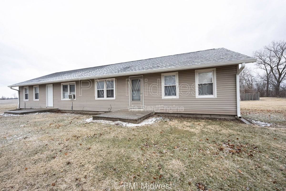 Apartment for rent at 4881 300W #8, New Palestine, IN 46163