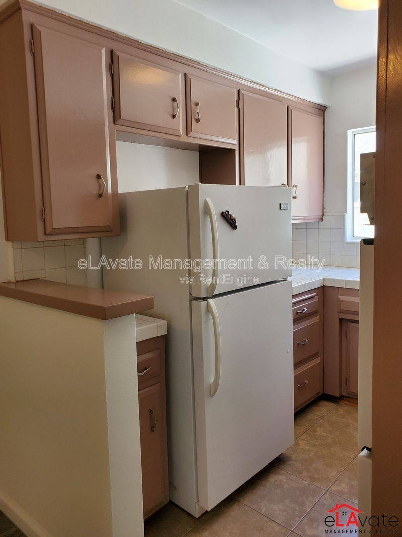 Apartment for rent at 1005 N Curson Ave #5, Los Angeles, CA 90046