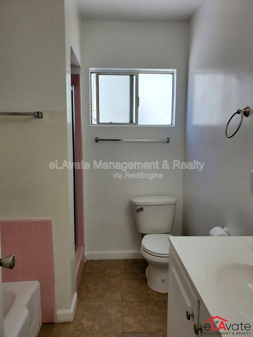 Apartment for rent at 1005 N Curson Ave #5, Los Angeles, CA 90046