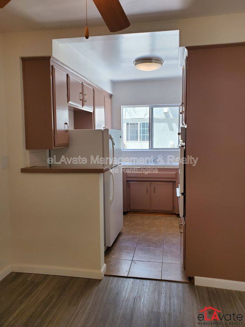 Apartment for rent at 1005 N Curson Ave #5, Los Angeles, CA 90046