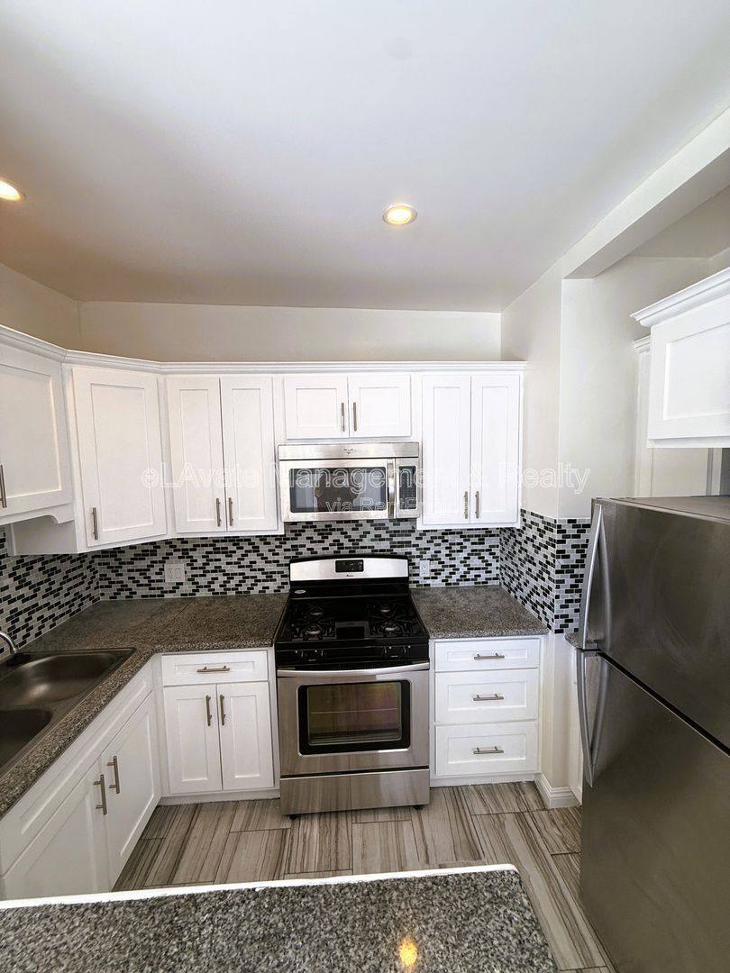 Apartment for rent at 2195 Whittier Blvd #100, Los Angeles, CA 90023