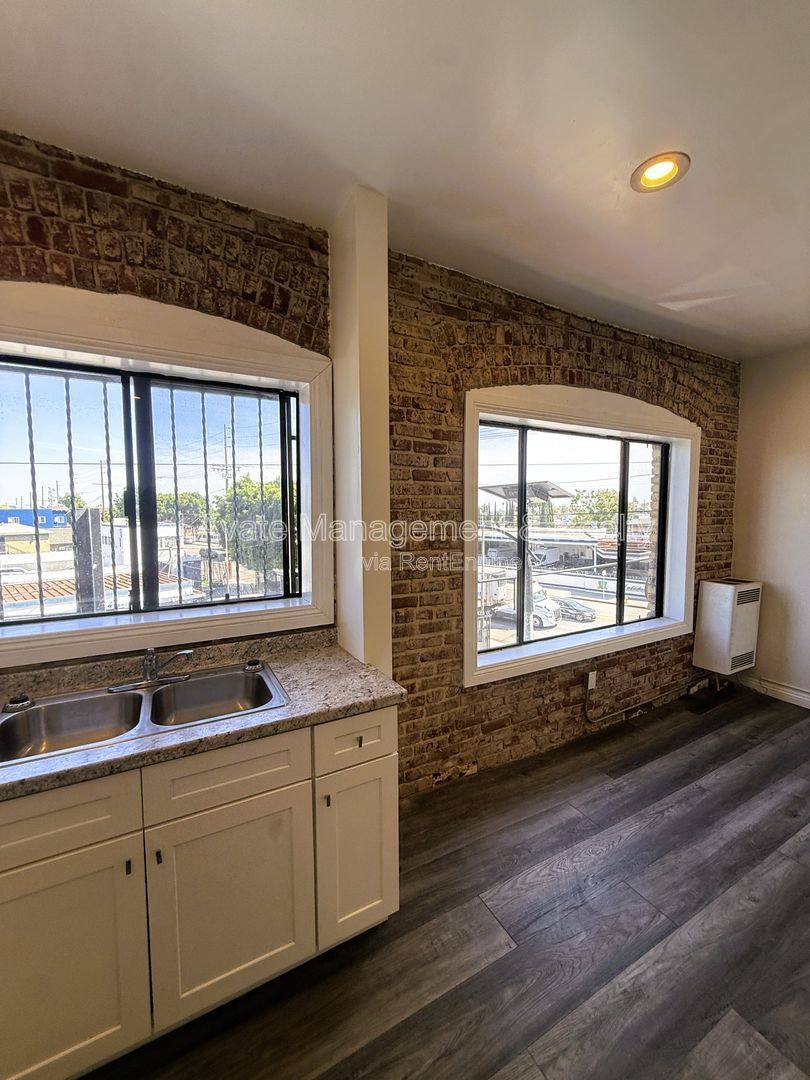 Apartment for rent at 2195 Whittier Blvd #205, Los Angeles, CA 90023