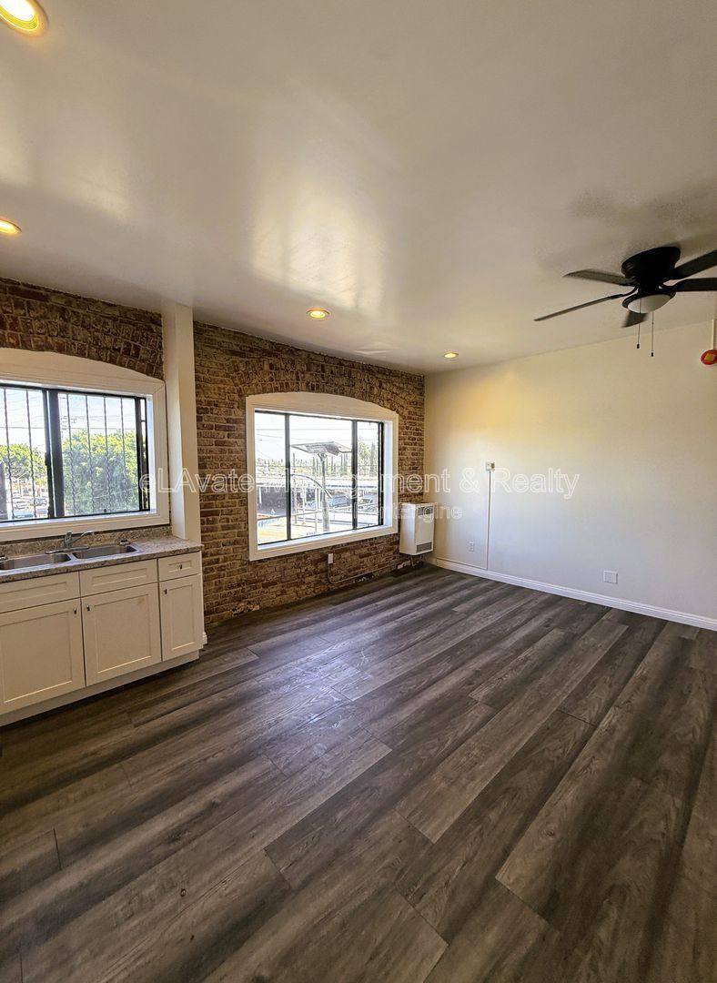 Apartment for rent at 2195 Whittier Blvd #205, Los Angeles, CA 90023