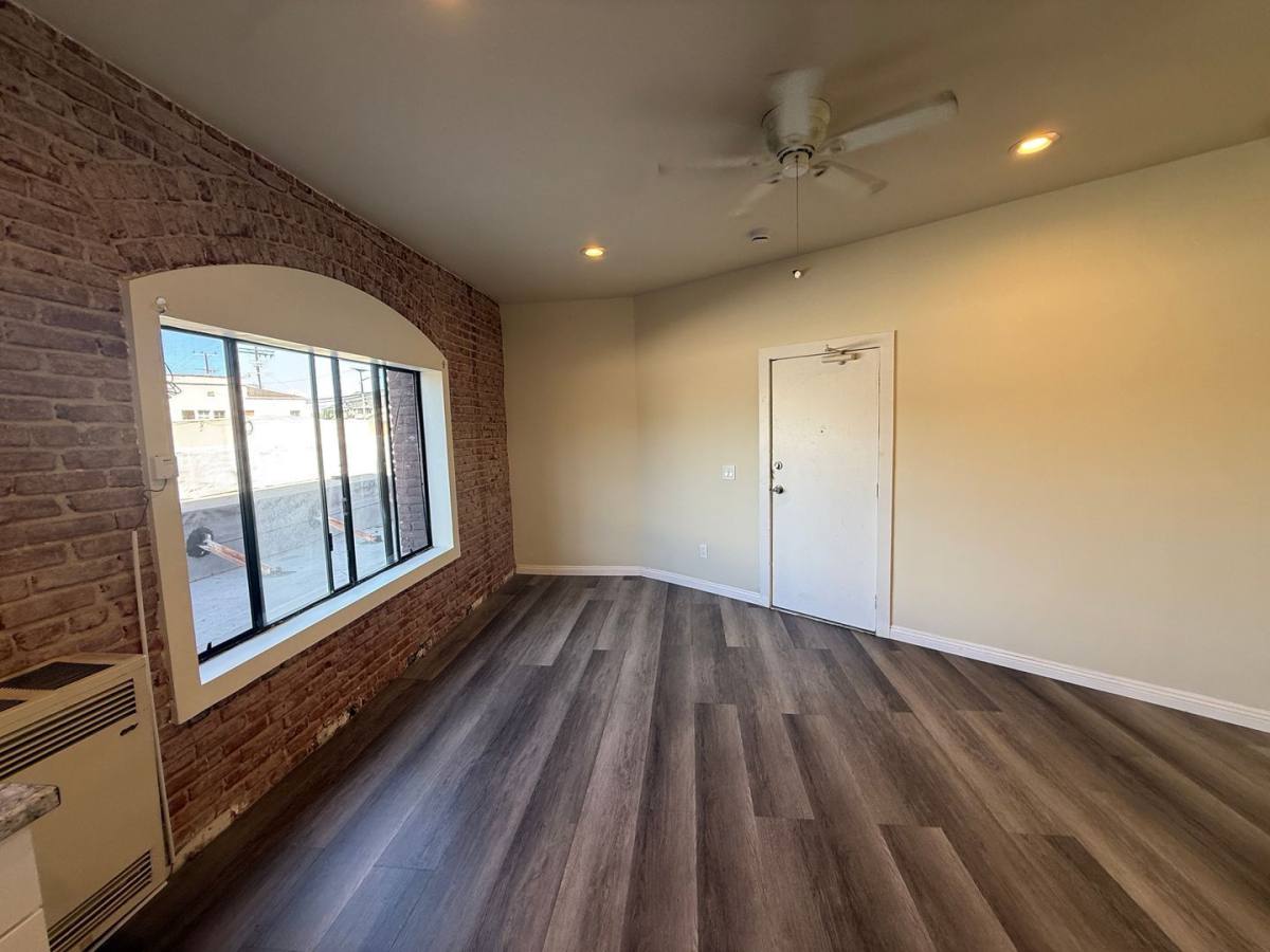 Apartment for rent at 2195 Whittier Blvd #205, Los Angeles, CA 90023