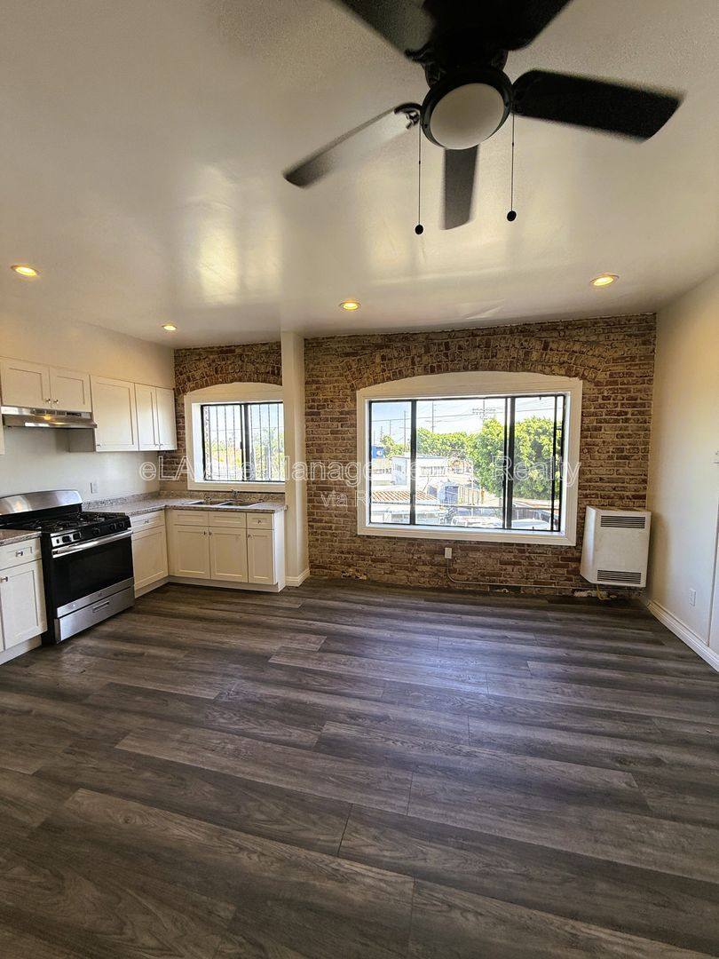 Apartment for rent at 2195 Whittier Blvd #205, Los Angeles, CA 90023