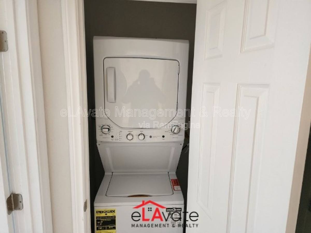 Apartment for rent at 4122 Santa Rosalia Dr #C, Los Angeles, CA 90008