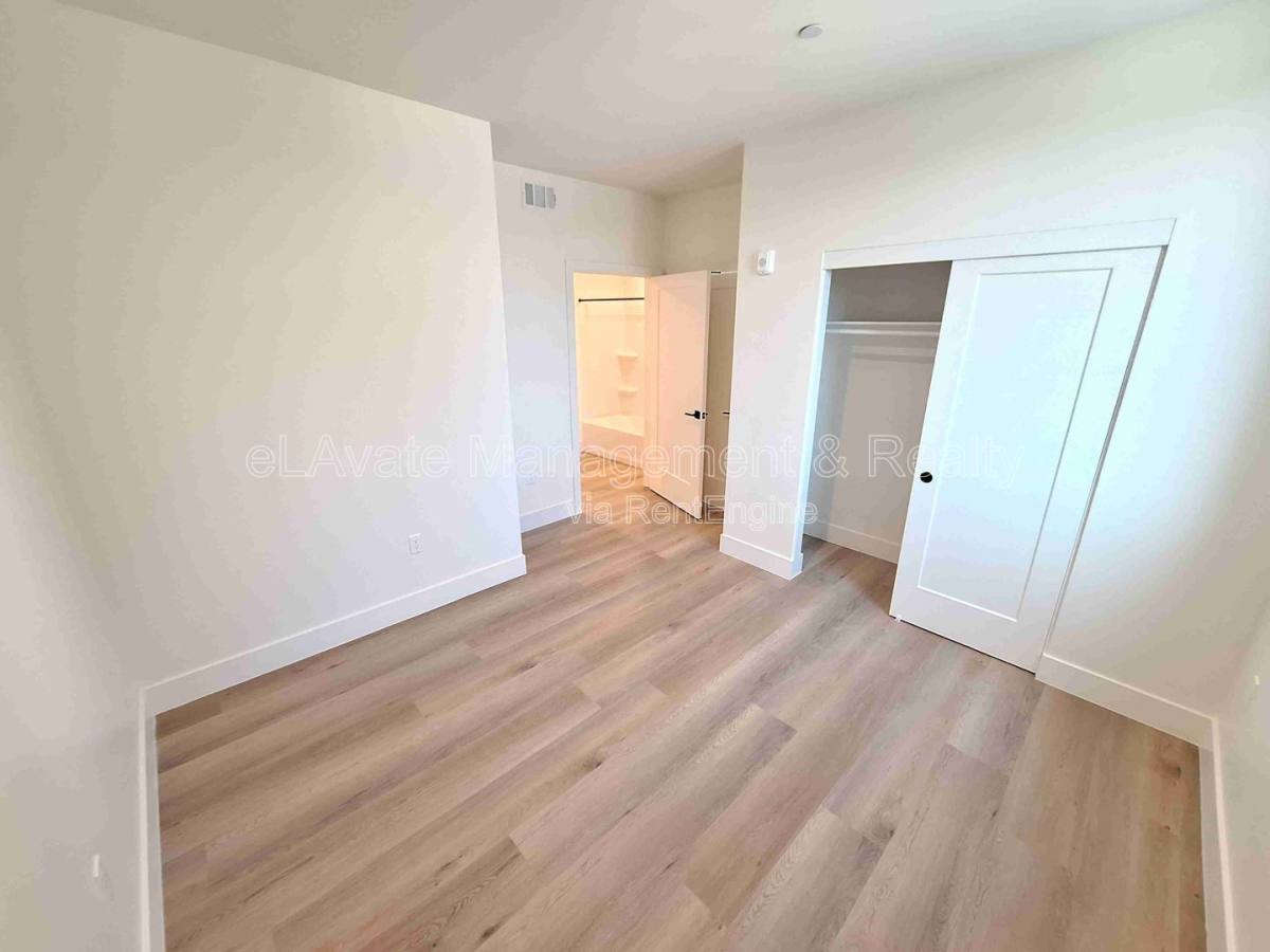 Apartment for rent at 16136 Devonshire St #204, Granada Hills, CA 91344