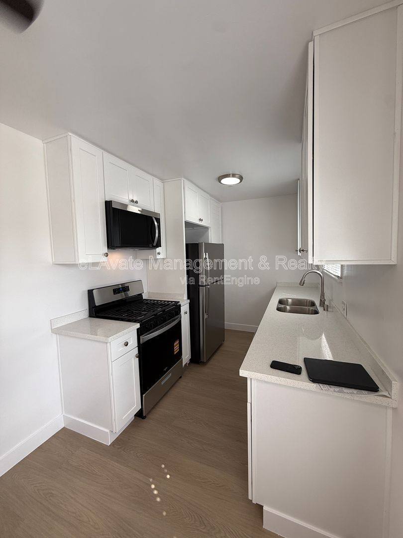 Apartment for rent at 14119 Gilmore St #5, Van Nuys, CA 91401