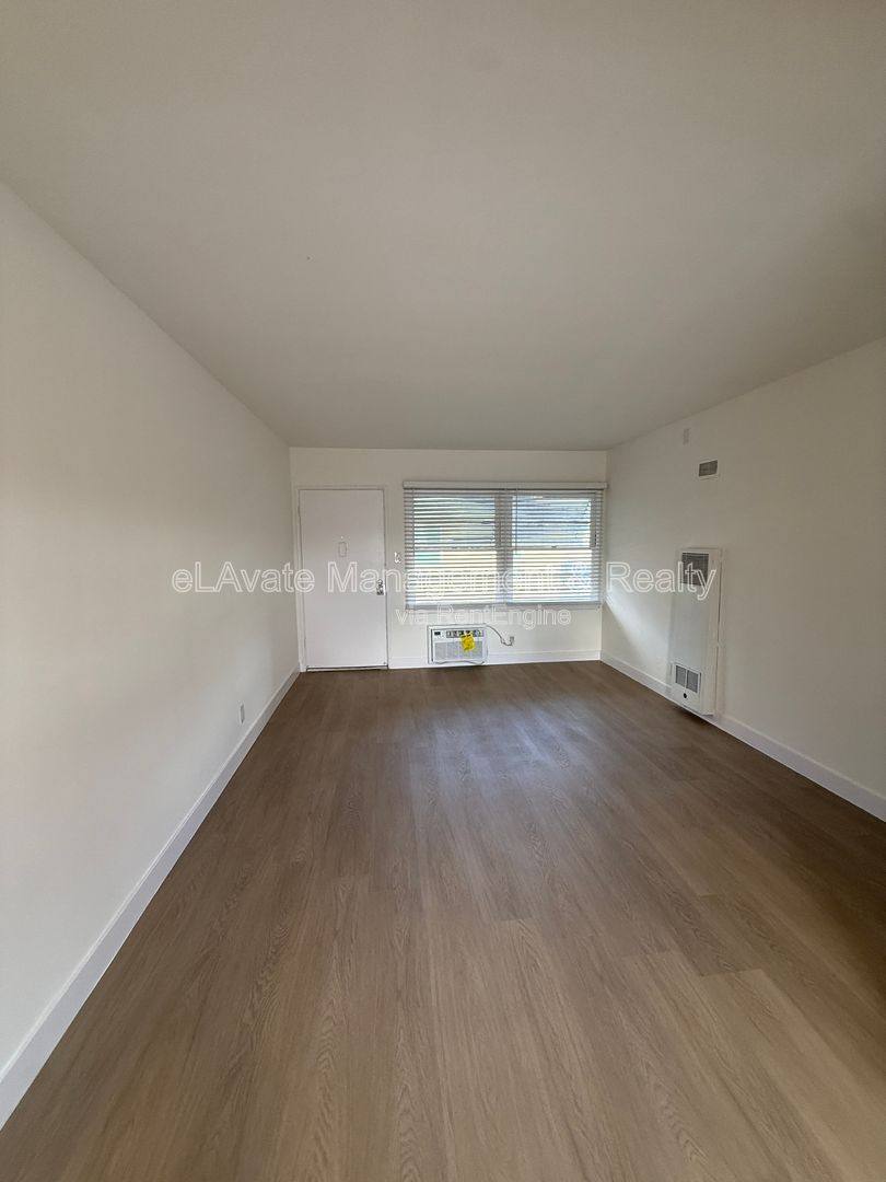 Apartment for rent at 14119 Gilmore St #5, Van Nuys, CA 91401