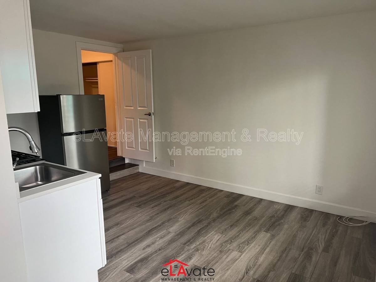 Apartment for rent at 7006 Lanewood Ave #9, Los Angeles, CA 90028
