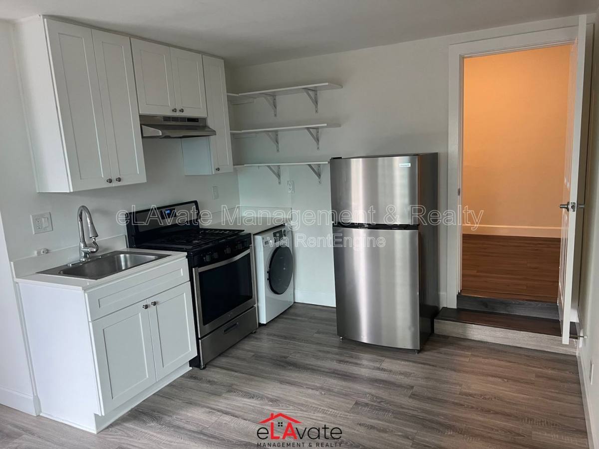 Apartment for rent at 7006 Lanewood Ave #9, Los Angeles, CA 90028