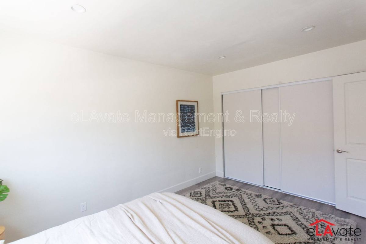 Apartment for rent at 7006 Lanewood Ave #7, Los Angeles, CA 90028