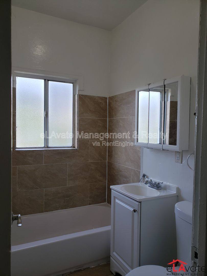 Apartment for rent at 437 W 50th St #2, Los Angeles, CA 90037