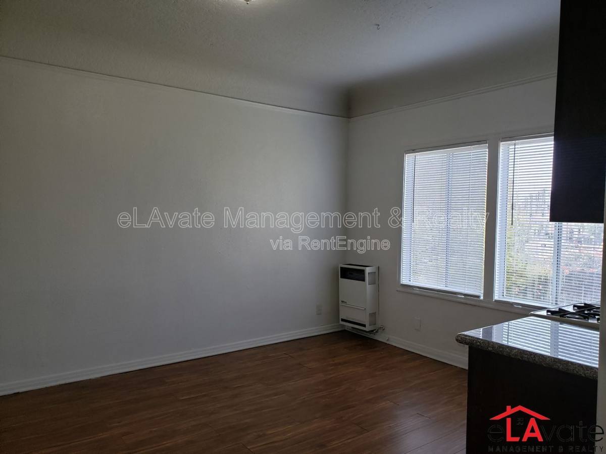 Apartment for rent at 437 W 50th St #2, Los Angeles, CA 90037