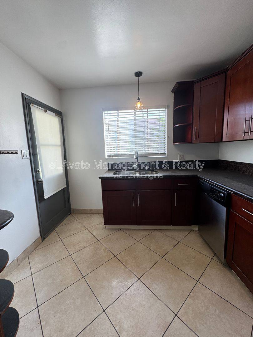 Apartment for rent at 12157 Chandler Blvd #4, Valley Village, CA 91607