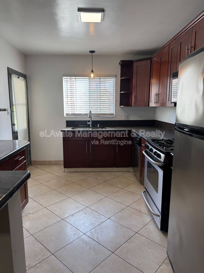 Apartment for rent at 12157 Chandler Blvd #4, Valley Village, CA 91607