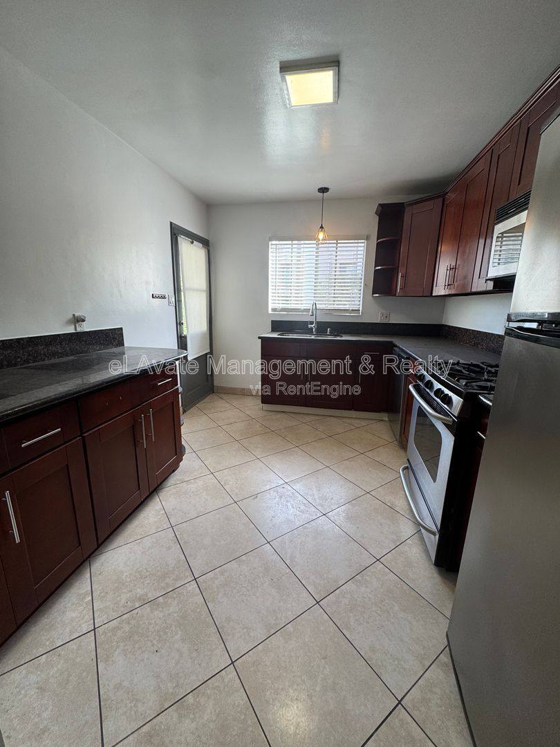 Apartment for rent at 12157 Chandler Blvd #4, Valley Village, CA 91607