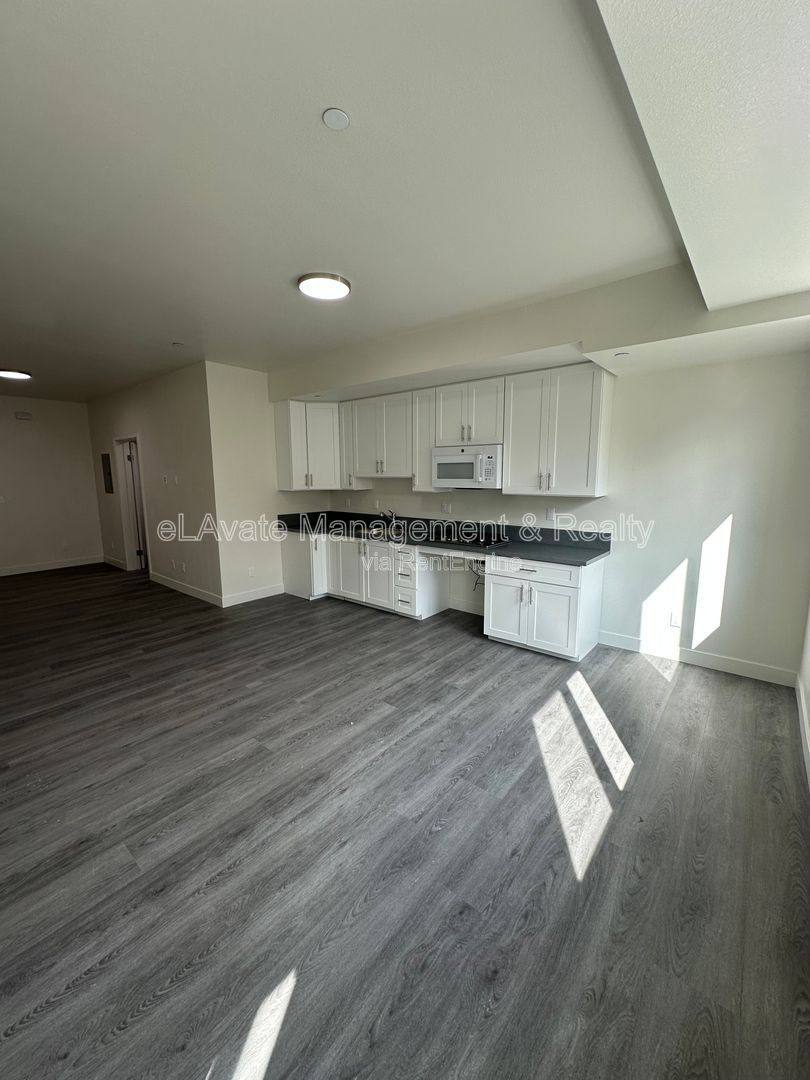 Apartment for rent at 226 W 87th St #204, Los Angeles, CA 90003