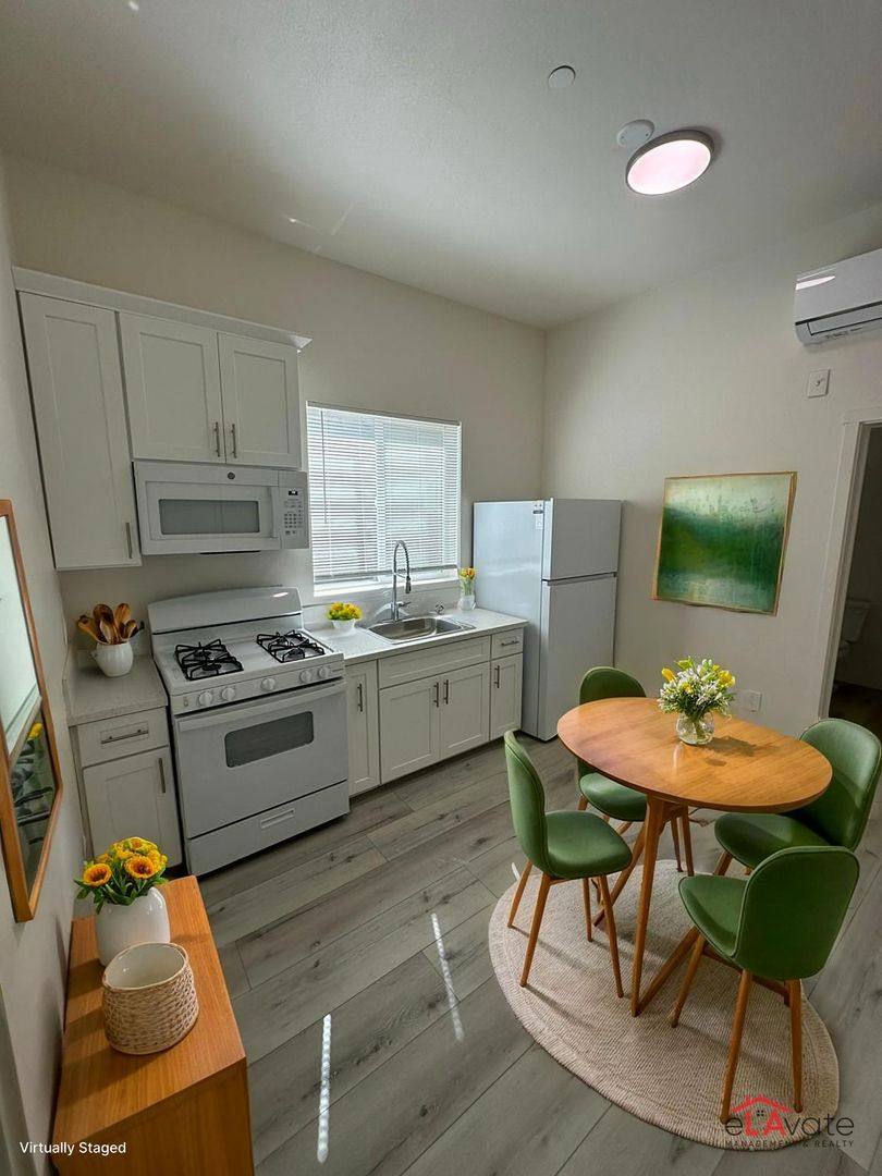Apartment for rent at 1120 E 25th St #102, Los Angeles, CA 90011