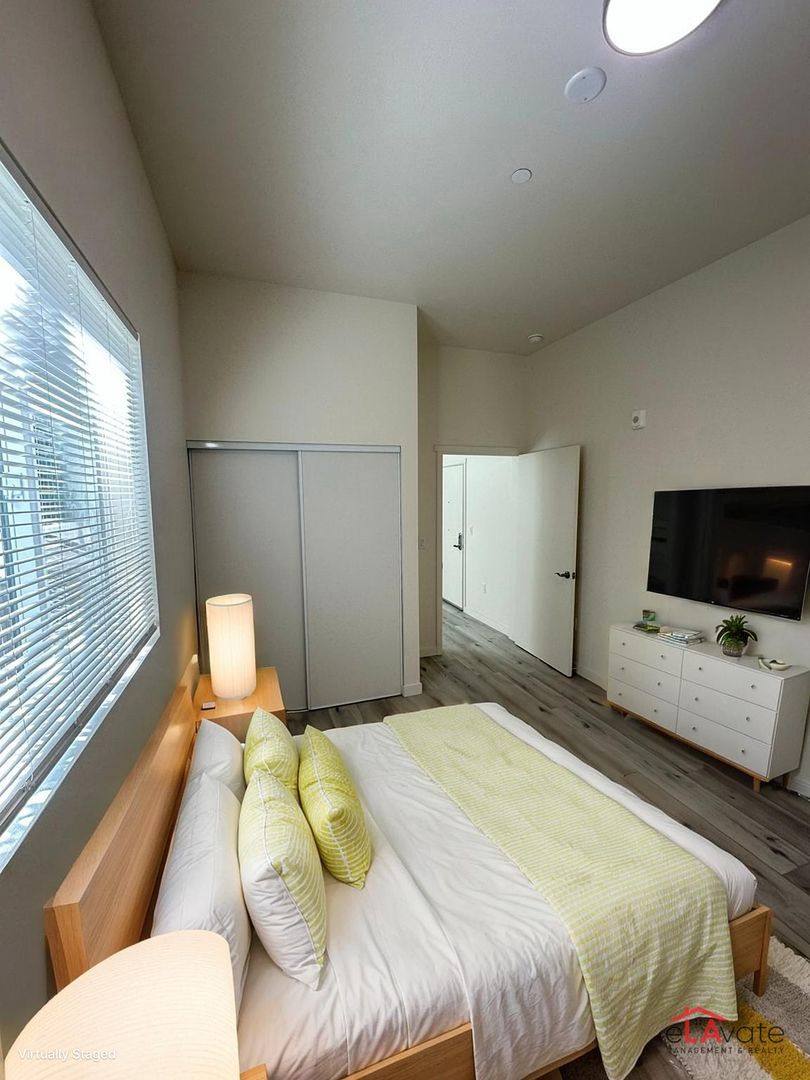 Apartment for rent at 1120 E 25th St #102, Los Angeles, CA 90011