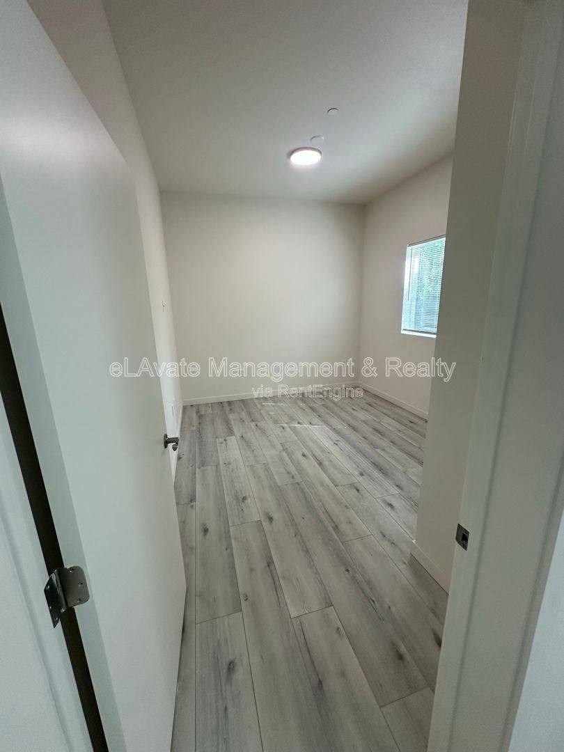 Apartment for rent at 1120 E 25th St #102, Los Angeles, CA 90011