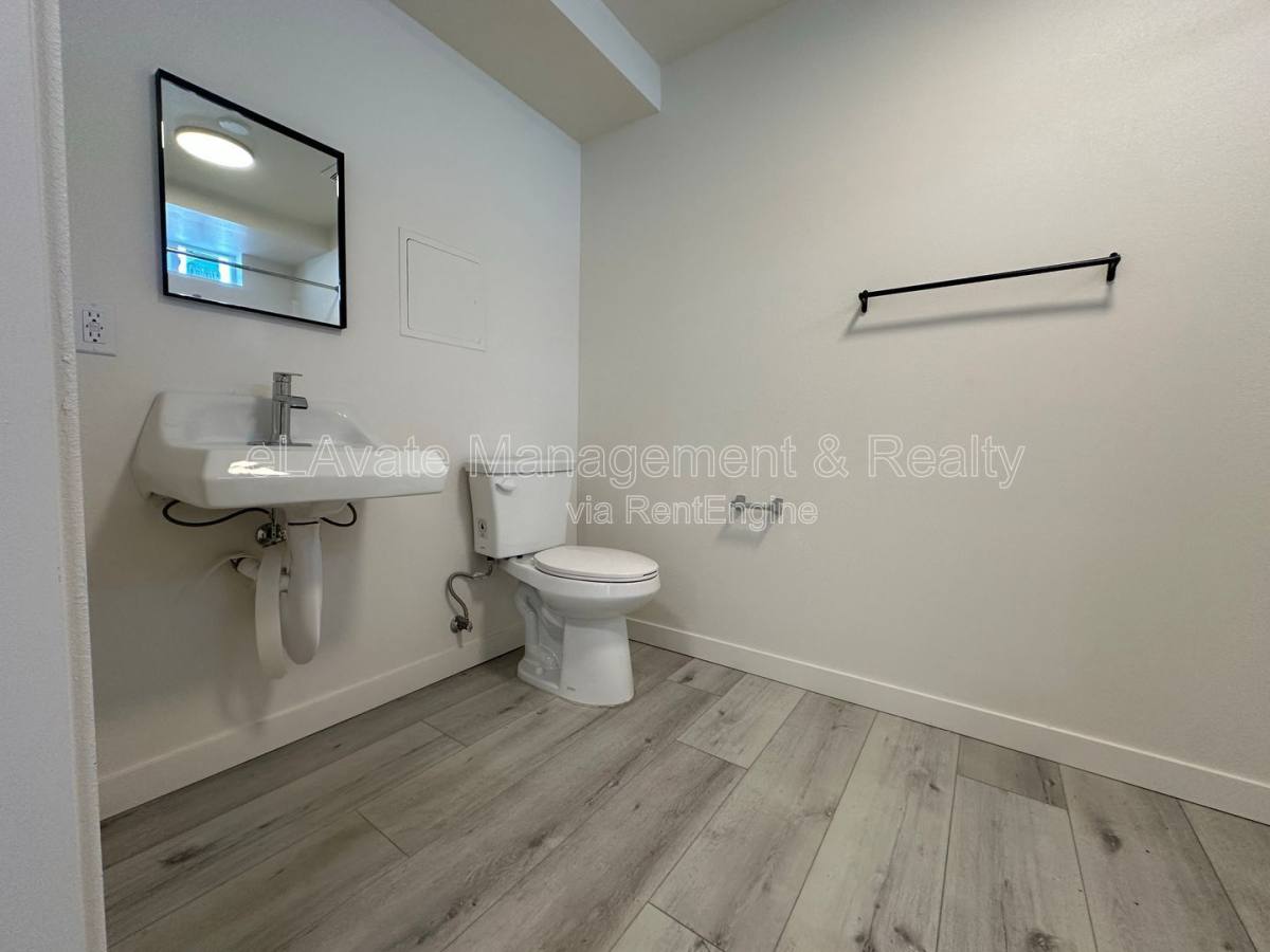Apartment for rent at 1120 E 25th St #200, Los Angeles, CA 90011
