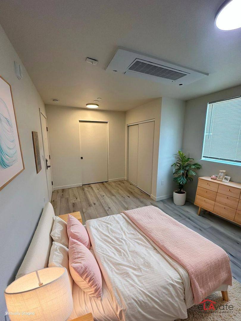 Apartment for rent at 1120 E 25th St #200, Los Angeles, CA 90011