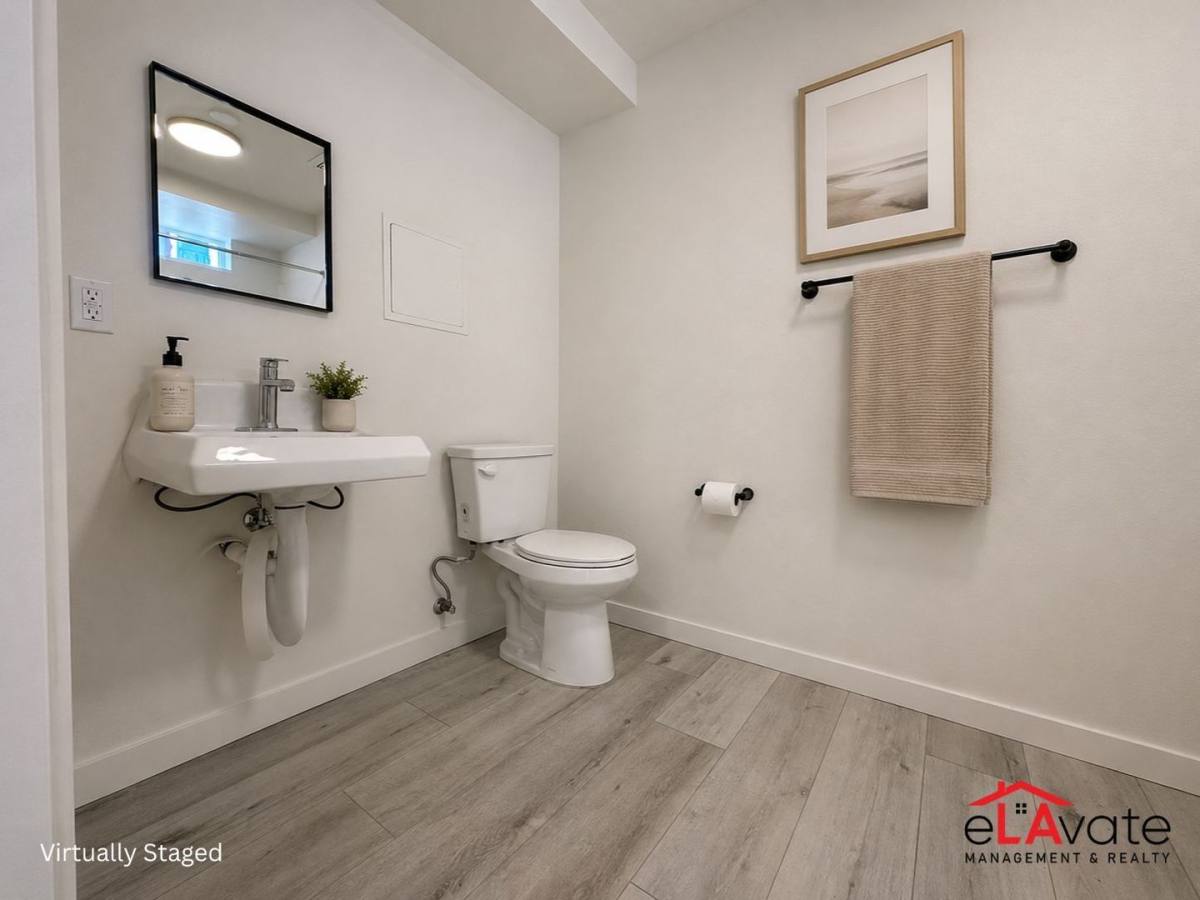 Apartment for rent at 1120 E 25th St #200, Los Angeles, CA 90011
