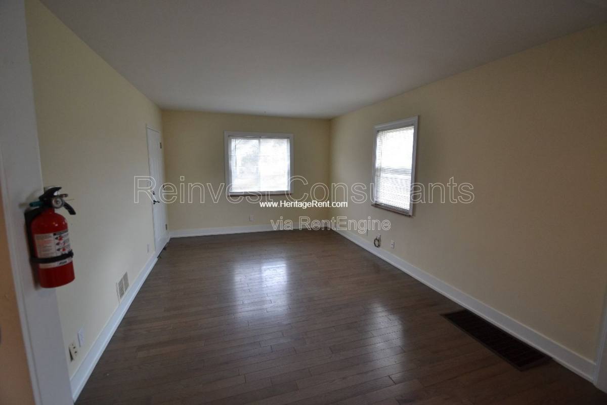 Apartment for rent at 6941 Mulberry St #3, Cincinnati, OH 45239