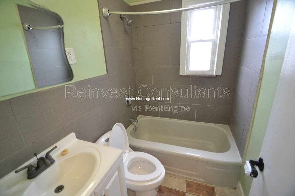 Apartment for rent at 6941 Mulberry St #3, Cincinnati, OH 45239