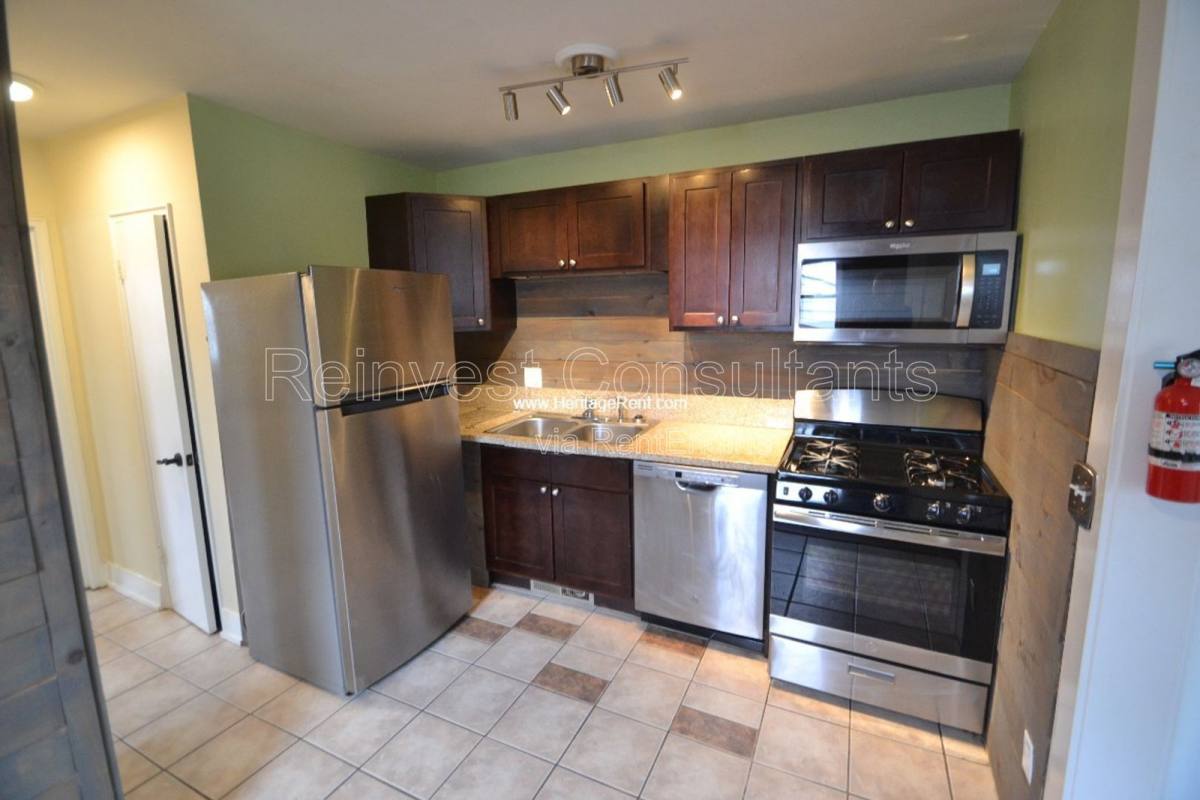 Apartment for rent at 6941 Mulberry St #3, Cincinnati, OH 45239