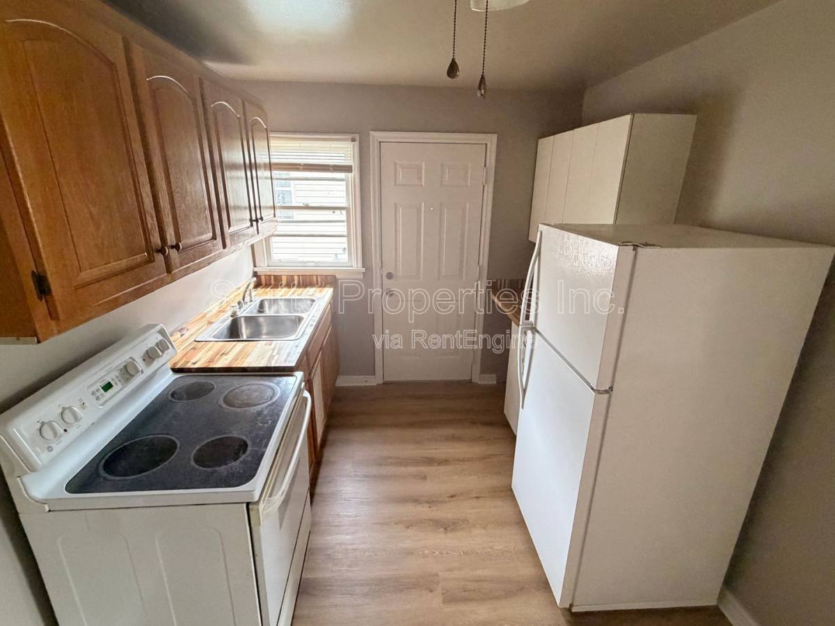 Apartment for rent at 1029 Bellemeade Ave, Florence, AL 35630