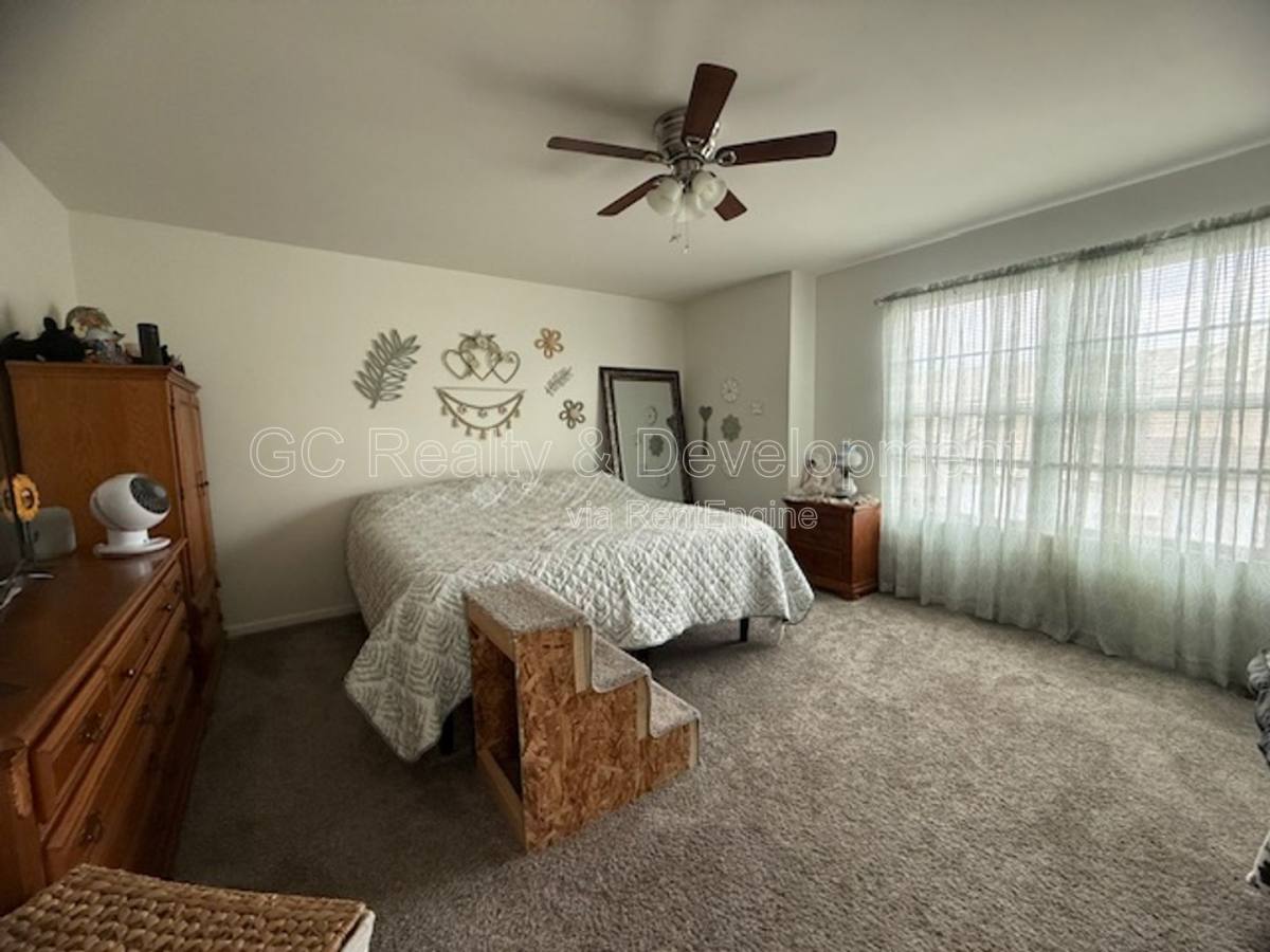 Townhouse for rent at 1064 Turin Dr, Hampshire, IL 60140