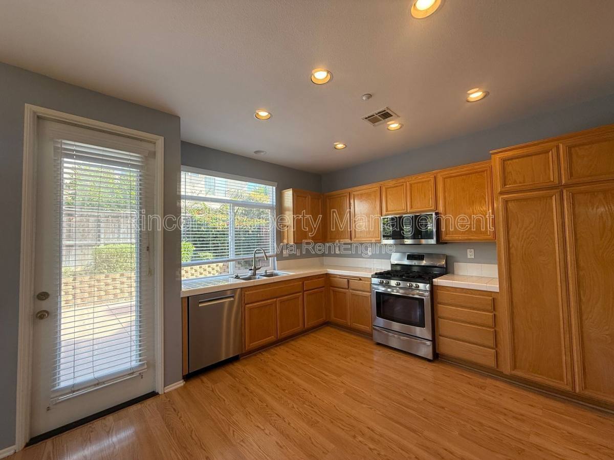House for rent at 4729 Ellington St, Ventura, CA 93003