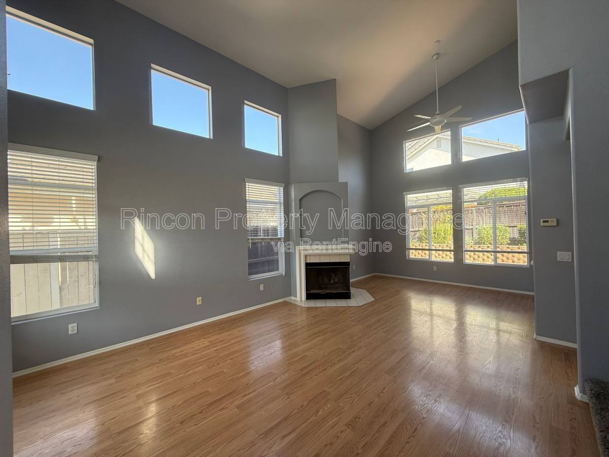 House for rent at 4729 Ellington St, Ventura, CA 93003