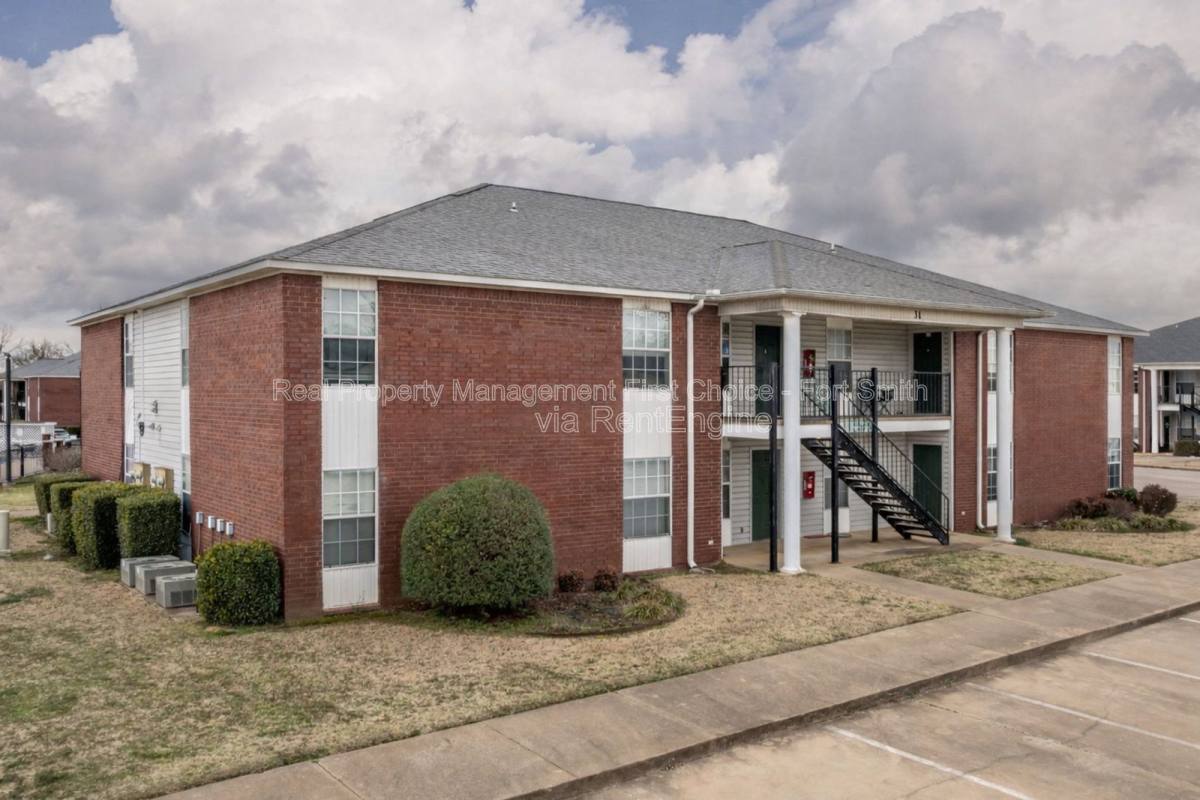 Apartment for rent at 31 Cedar Creek Court #8, Van Buren, AR 72956